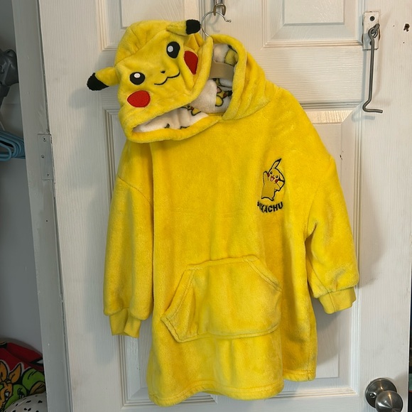 Great used Pokemon Cozy Pullover - Picture 1 of 4